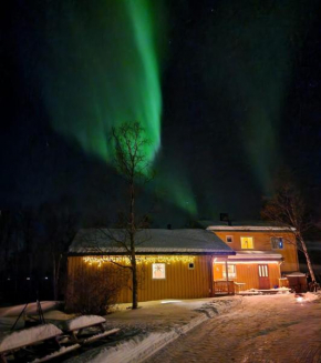 Comfortable apartment on a farm with parking Tromsø